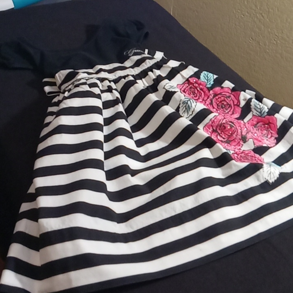 GUESS Black and White Dress w/ Pink Flowers Size S (7/8)